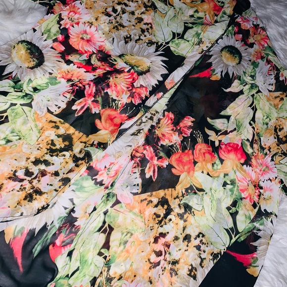 NWOT See You Monday Floral Kimono - Picture 10 of 13